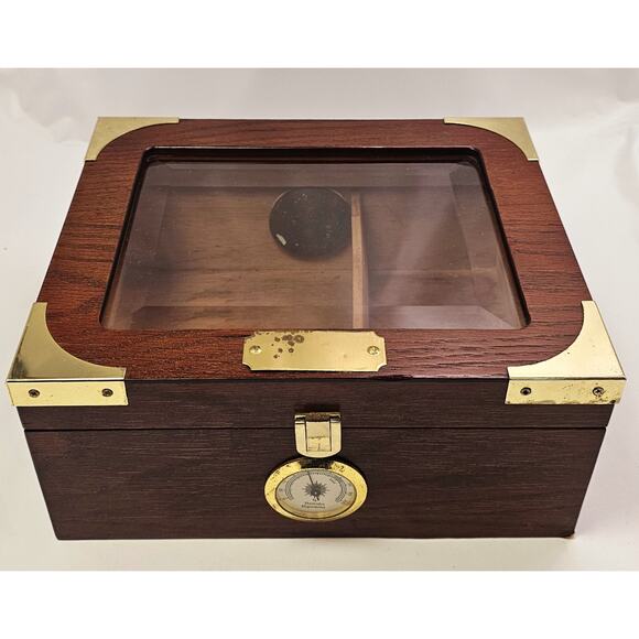 Capri-Elegant Quality Importers Wooden Desktop Humidor With Hygrometer - Picture 2 of 10